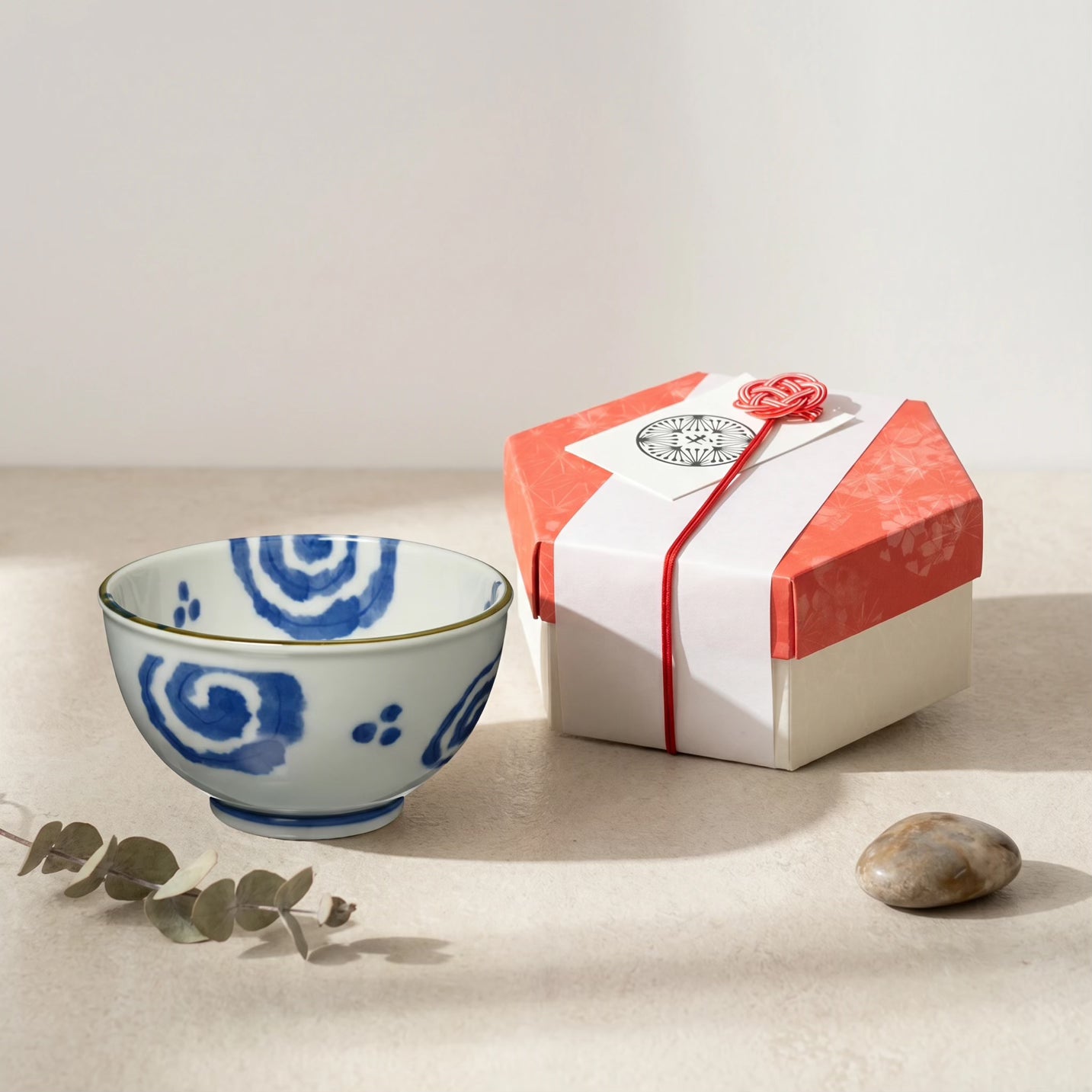 Japanese Porcelain Rice Bowl Blue & White Traditional Spiral Design 13cm