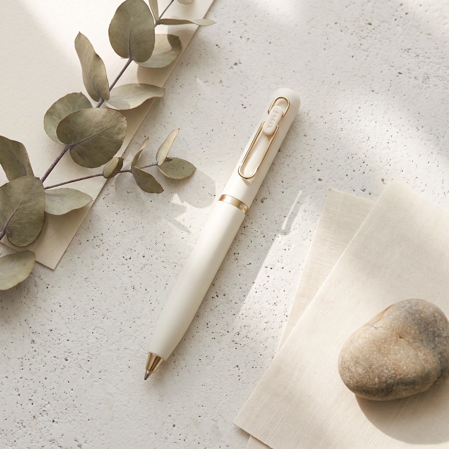 Mitsubishi Uni-ball One 3 Color Ballpoint Pen 0.38mm – White Body (Gift Version)